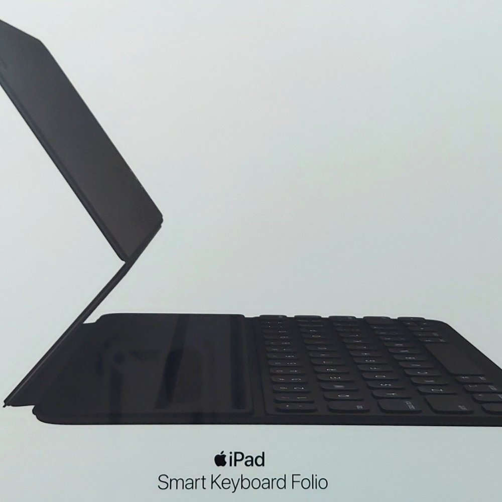 NWT: iPad Smart Keyboard Folio for iPad Pro 11-inch